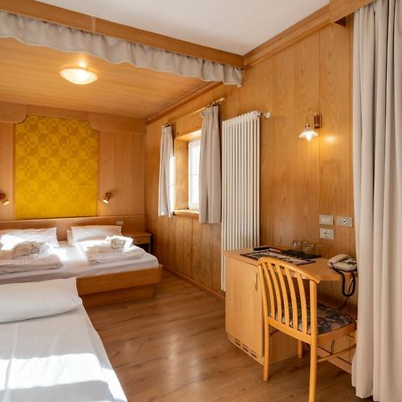 Hotel Savoy Vigo di Fassa Buitenkant foto
